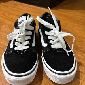 Vans kids sneakers black and white size 2.5